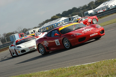 Sidste race før sommerferien kommer til at tælle masser af Ferrarier på Padborg Park.